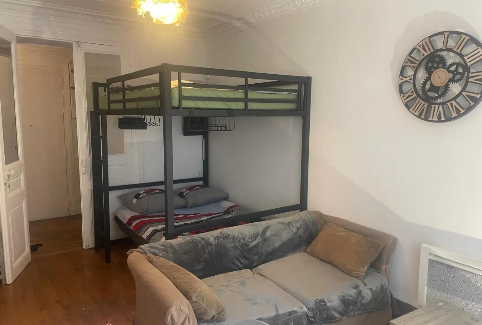 Chambres Privees Dans Un Appartement De 2 Pieces A Paris 13E France